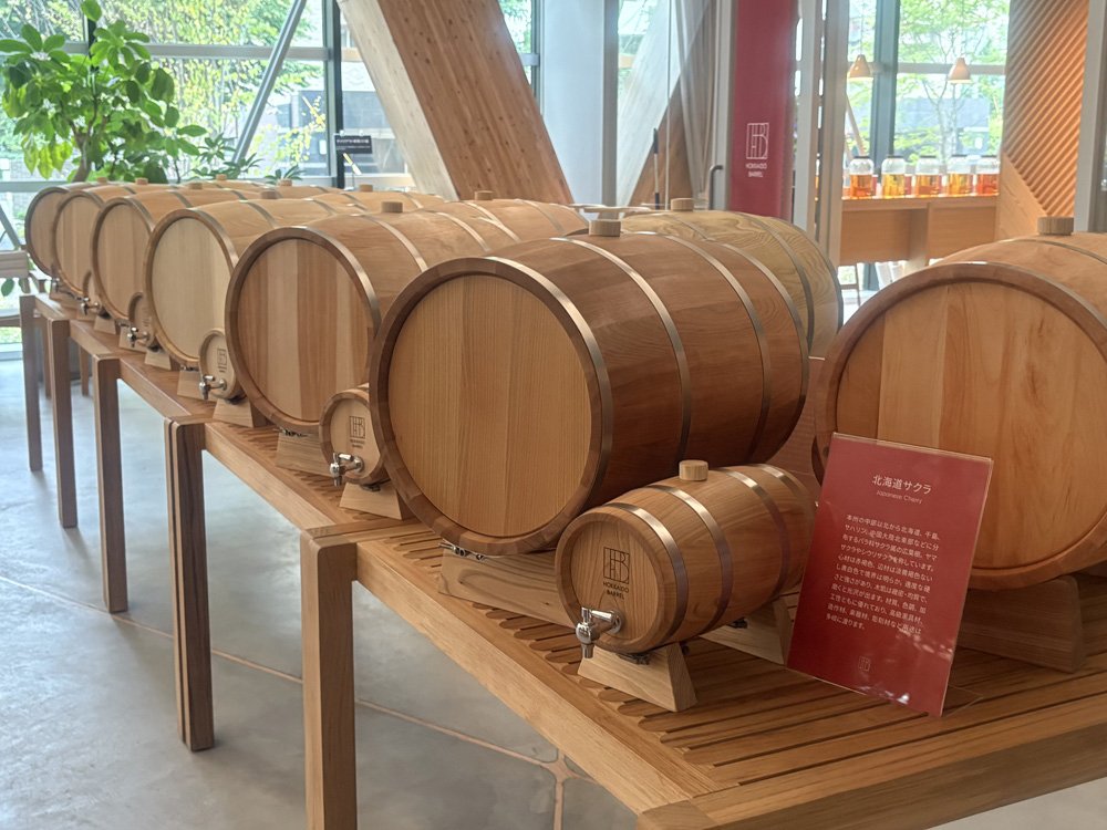 家具製造で培われた精密加工の技術が活かされた洋酒樽も製造