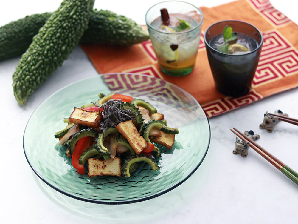 役目を終えた窓ガラスが、暮らしを彩る器に—madoが映す再生の物語