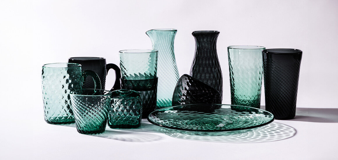 役目を終えた窓ガラスが、暮らしを彩る器に—madoが映す再生の物語