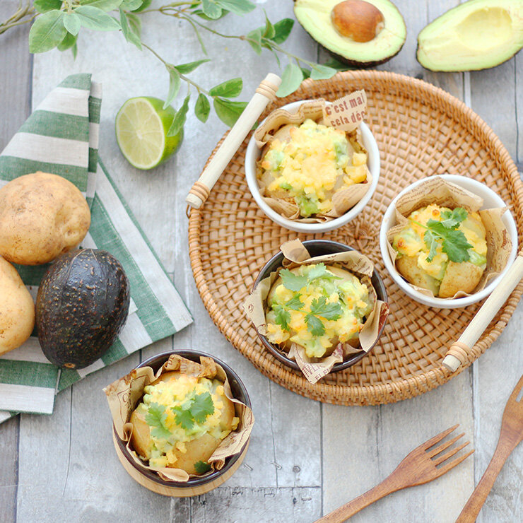 丸ごとホクホク！ベイクドポテト ～アボカドマヨソース～