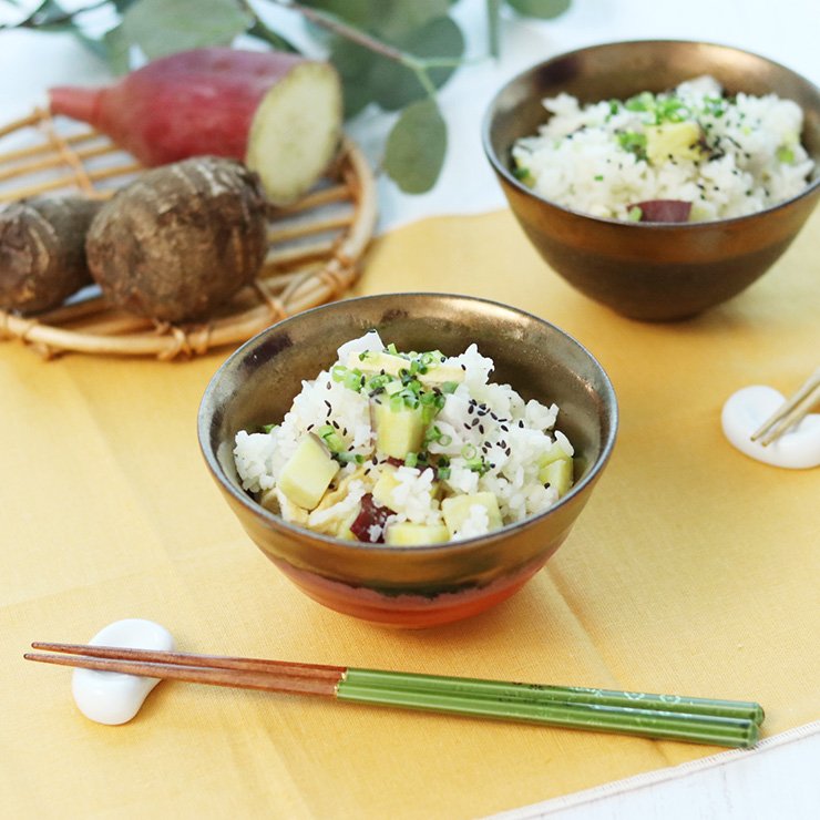 秋の味覚！里芋とさつまいもの炊き込みご飯